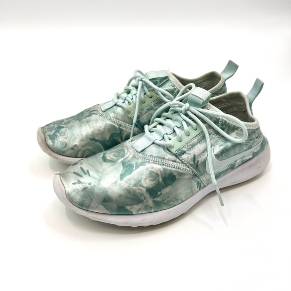 Nike Women’s Juvenate Floral Blue Tennis Sneakers Size 8 - Picture 5 of 16